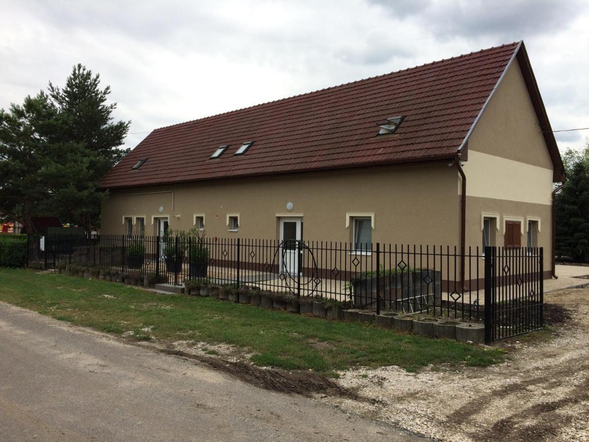 Appartement Harmonia Panzio à Bogács Extérieur photo
