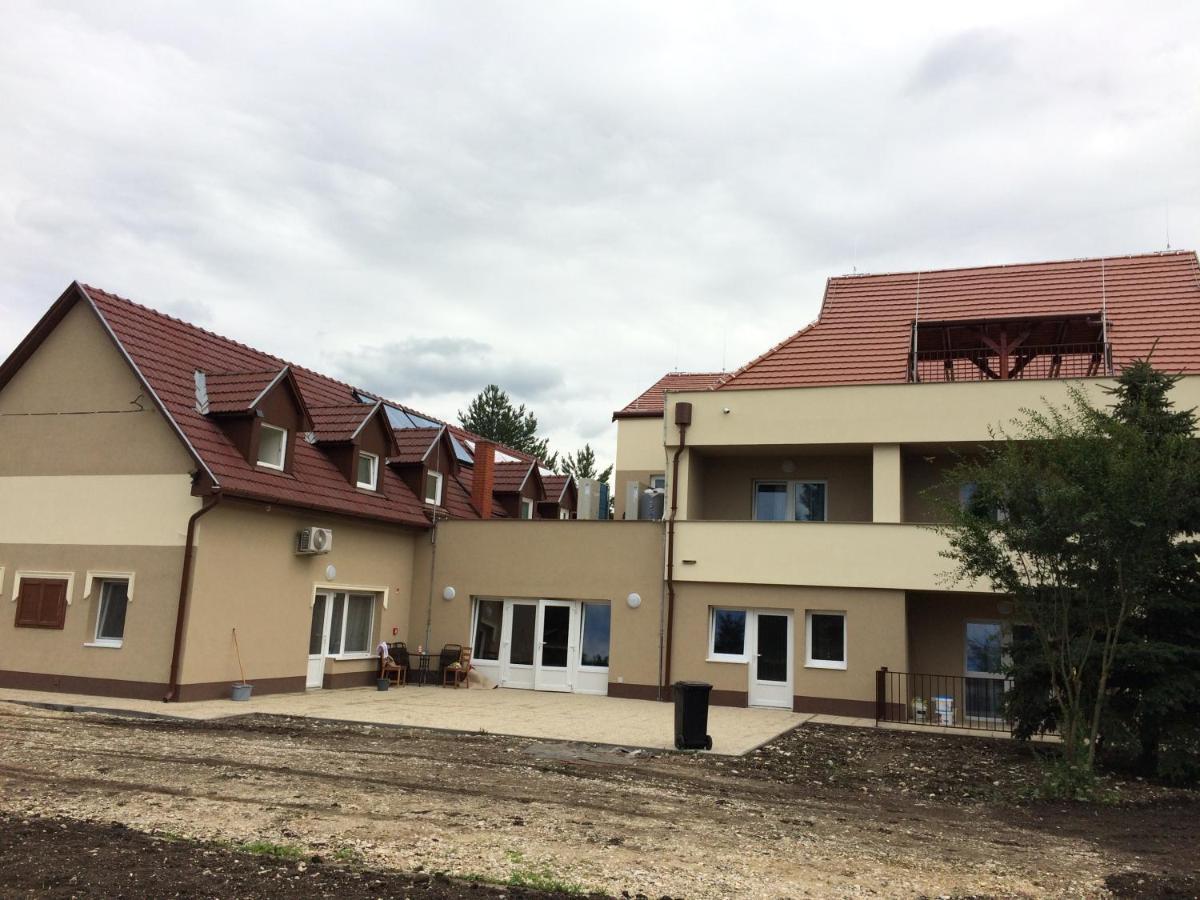 Appartement Harmonia Panzio à Bogács Extérieur photo