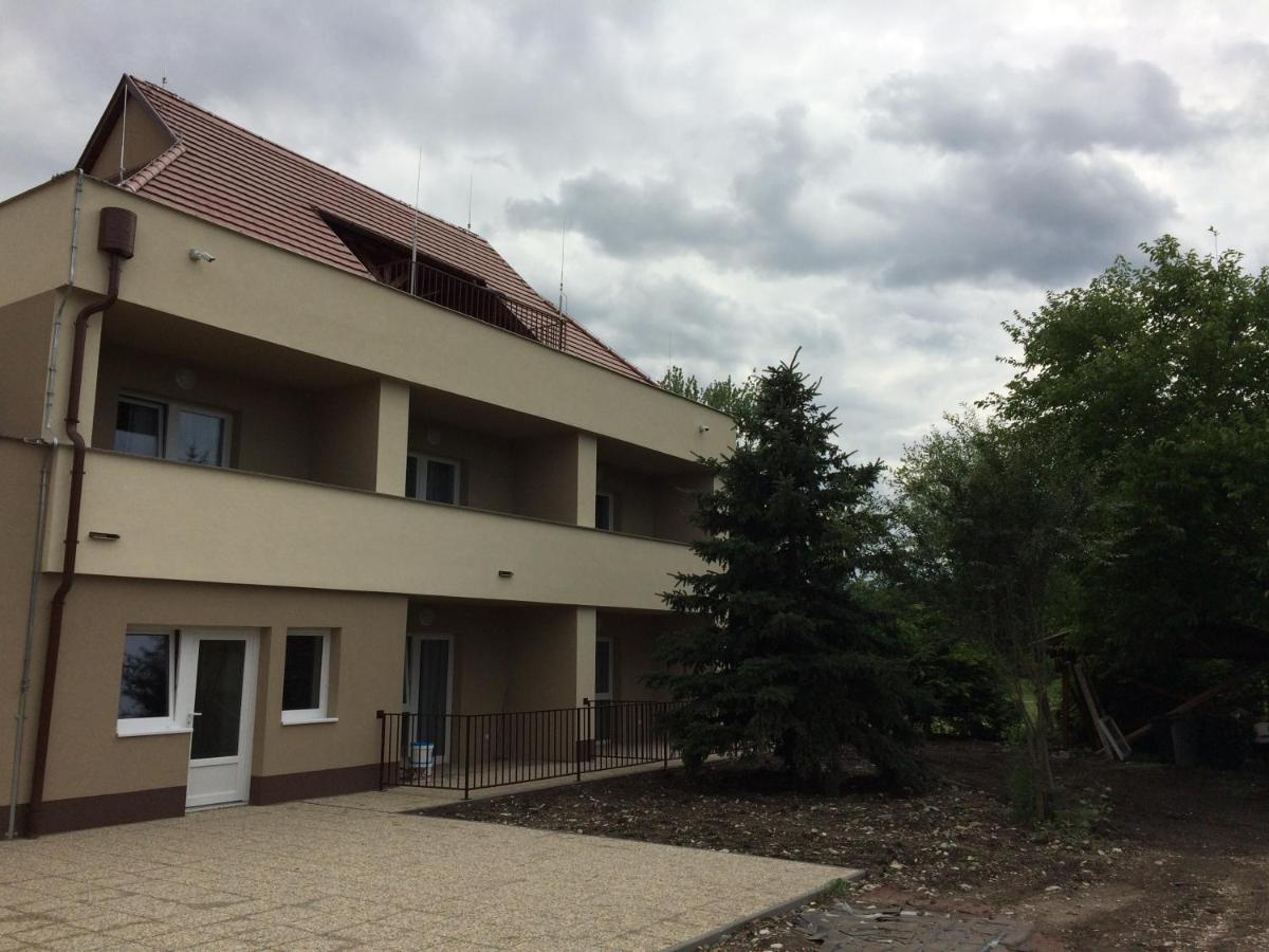 Appartement Harmonia Panzio à Bogács Extérieur photo