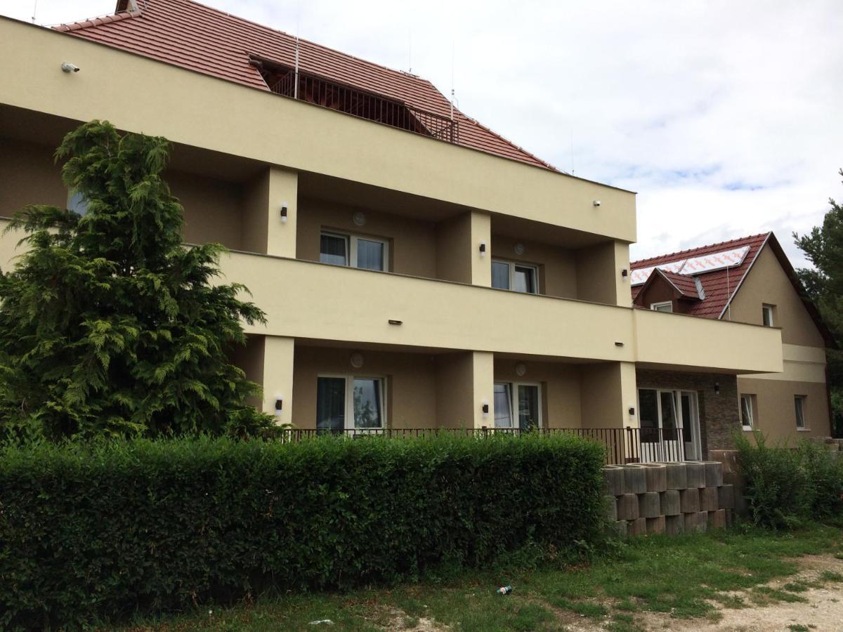 Appartement Harmonia Panzio à Bogács Extérieur photo