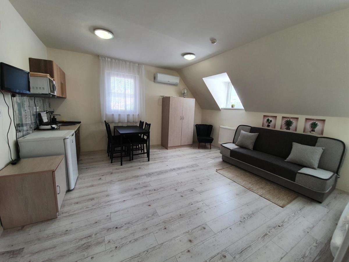 Appartement Harmonia Panzio à Bogács Extérieur photo